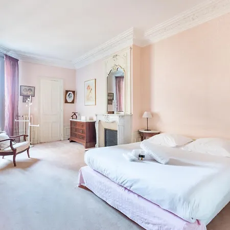 Le Laos - Tour Eiffel - Metro 6 Cambronne Apartment Paris