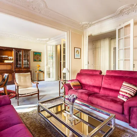 Apartment Le Laos - Tour Eiffel - Metro 6 Cambronne Paris
