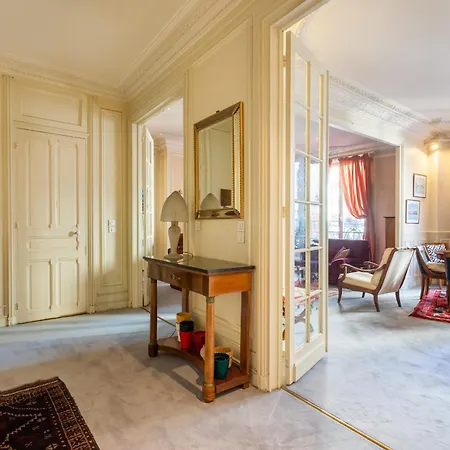 Appartement Le Laos - Tour Eiffel - Metro 6 Cambronne Parijs